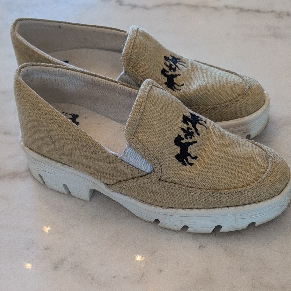 Kid Youth Girl Beige Slip-On Shoes Loafers with Navy Equestrian Embroidery